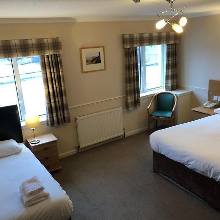 Caledonian Hotel Portree Bagian luar foto