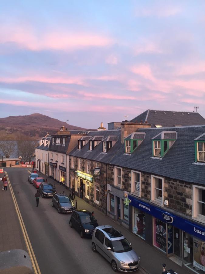 Caledonian Hotel Portree Bagian luar foto