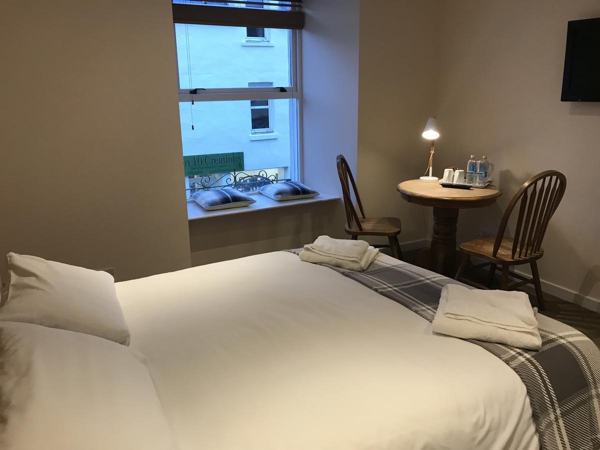 Caledonian Hotel Portree Bagian luar foto