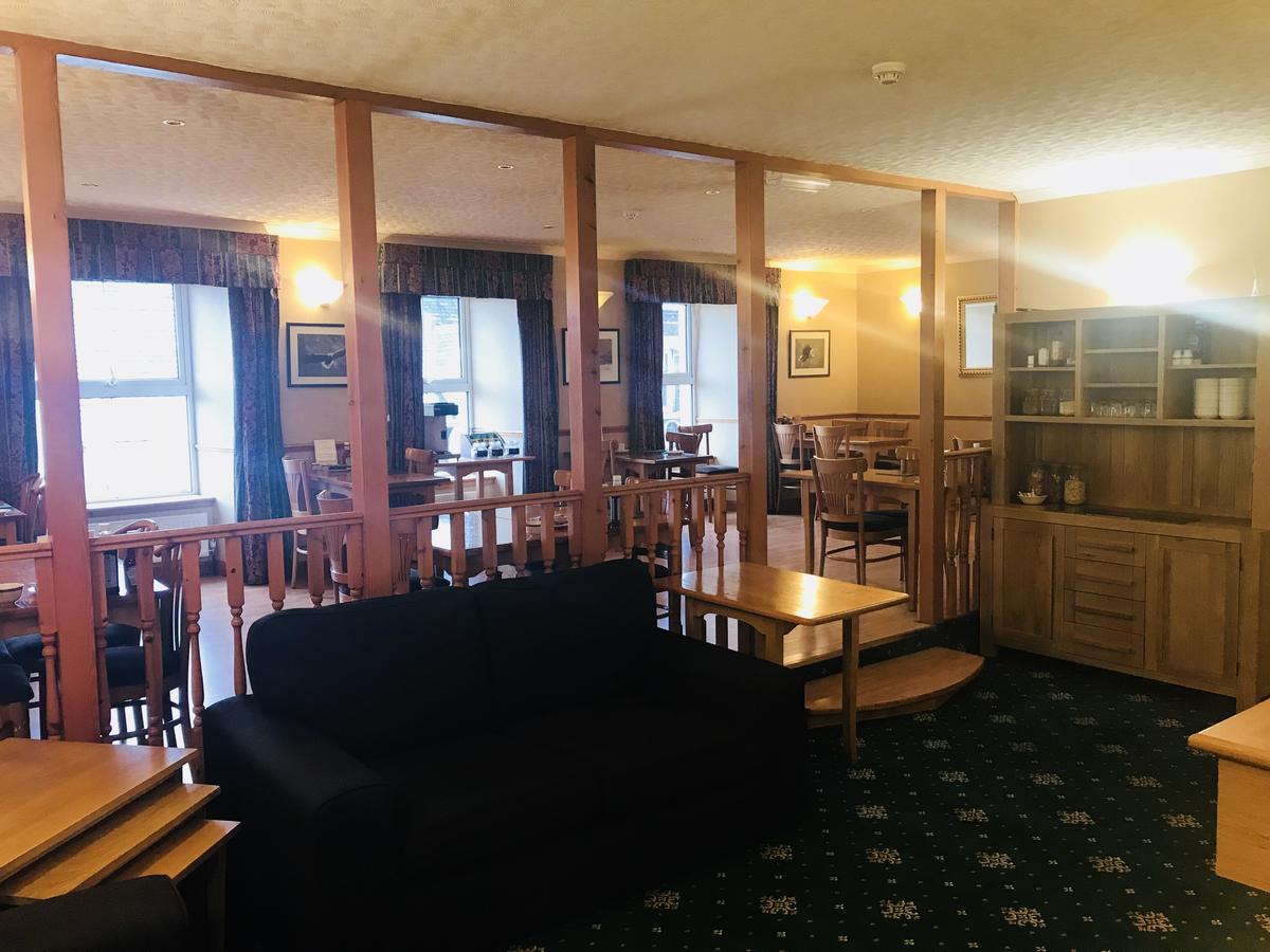 Caledonian Hotel Portree Bagian luar foto