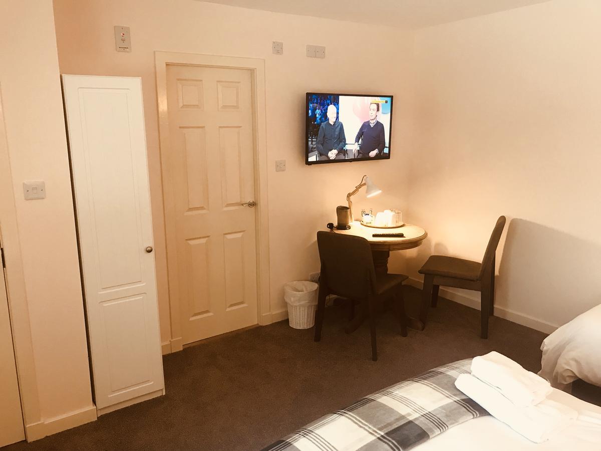 Caledonian Hotel Portree Bagian luar foto